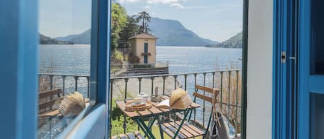 Appartement (2 Bedrooms) | Balcon