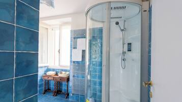 Apartament (2 Bedrooms) | Bany | Dutxa i bidet