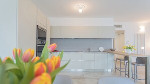 Leilighet (Dream Lake Apartment 1) | Eget tekjøkken | Espressomaskin, kjøleskap, mikrobølgeovn og ovn