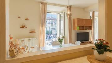 Appartement, balcon (Linda 2) | Coin séjour | Télévision à écran plat de 32 pouces avec chaînes par câble