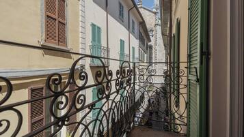 Apartamento (2 Bedrooms) | Sacada