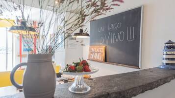 Huoneisto (2 Bedrooms) | Yksityinen keittonurkkaus | Mikroaaltouuni, uuni, espressokone, vedenkeitin