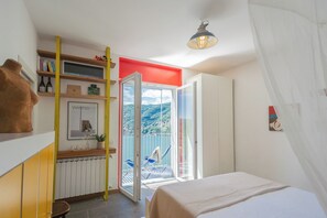 2 chambres, espace de travail pour ordinateur portable