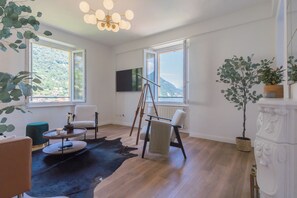 Apartment (Lakeview Paradise) | Living area - Lakeview Apartments by Rent all Como (Argegno)