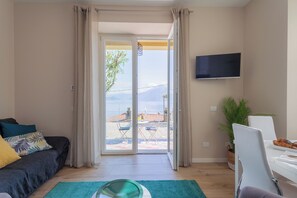 Apartment (Appartamento Luna) | Living area - Lakeview Apartments by Rent all Como (Argegno)