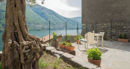 La Quiete With Private Garden by Rent all Como