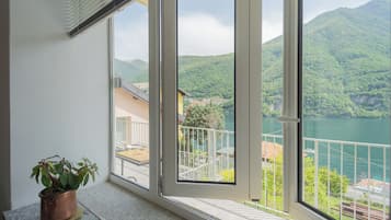 公寓 (2 Bedrooms) | 湖景