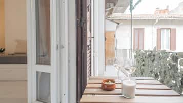 Apartment (1 Bedroom) | Balcony