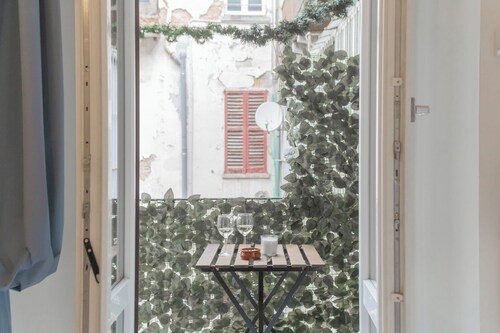 Luce Apartment by Rent all Como