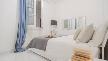 1 bedroom, iron/ironing board, bed sheets