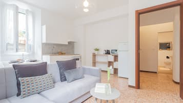 公寓 (1 Bedroom) | 起居區 | 32-吋平面電視,提供有線頻道
