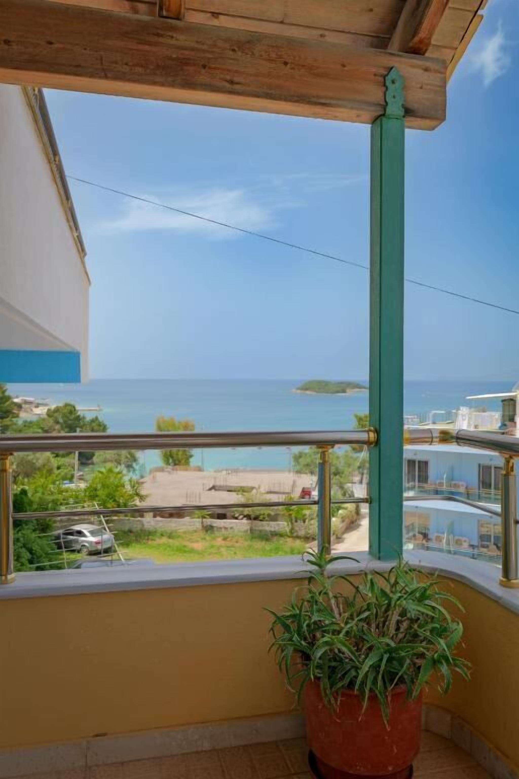 Habitación triple estándar | Balcón