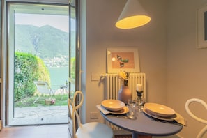 Studio (0 Bedroom) | Lake view