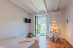 Studio (0 Bedroom) | Living area