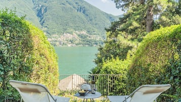 Studio (0 Bedroom) | Lake view