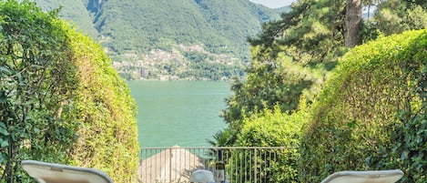 Studio (0 Bedroom) | Lake view