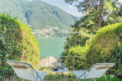 OC Lake Love by Rent all Como