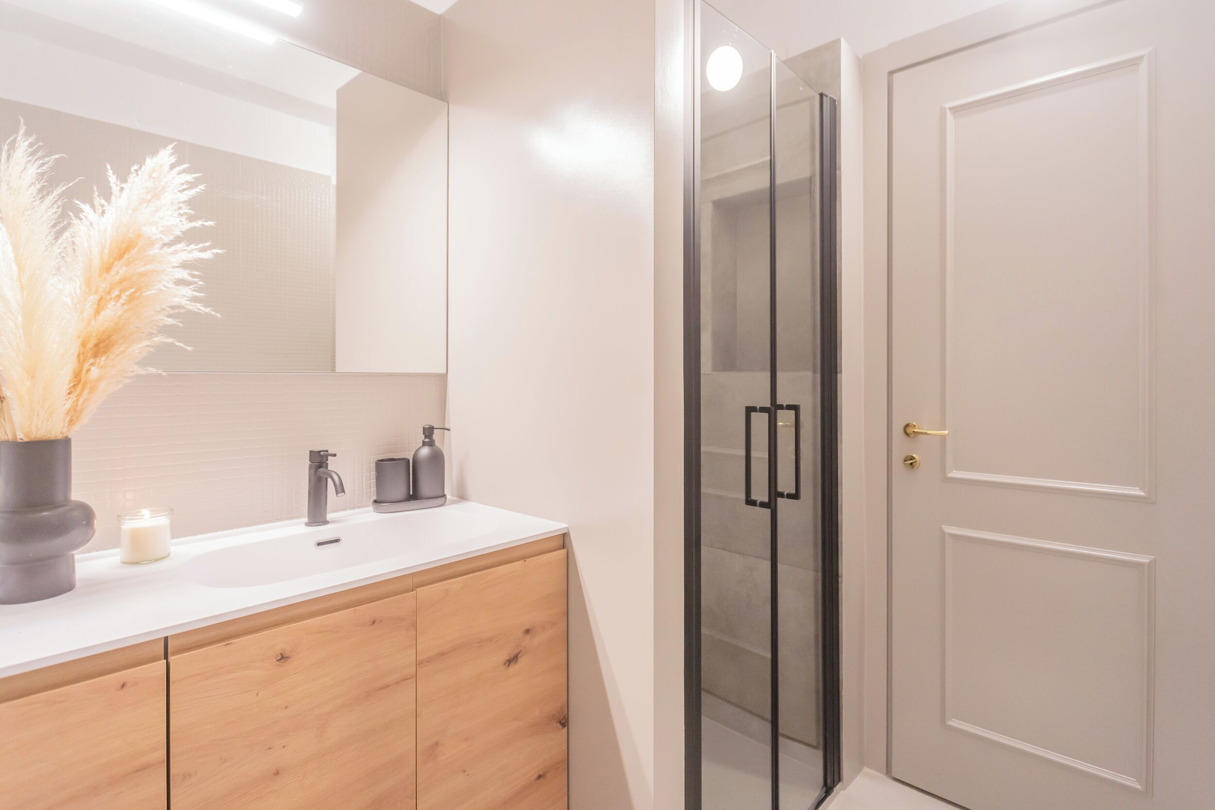 スタジオ (0 Bedroom) | バスルーム | シャワー、ビデ、タオル、石鹸