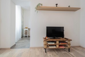 Living area - Old Court Hideaway by Rent all Como (Como)