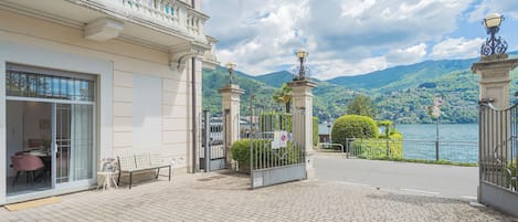 Entrée de l’hébergement