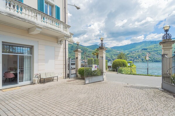 Property entrance - Piccola Como Lotus by Rent all Como (Carate Urio)