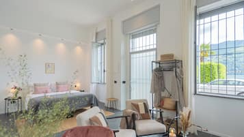 公寓 (0 Bedroom) | 起居區 | 32-吋電視,提供有線頻道