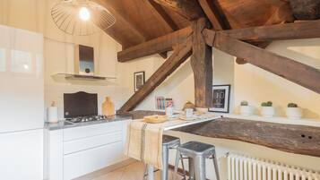 Apartment (2 Bedrooms) | Private kitchenette | Microwave, oven, espresso maker, electric kettle