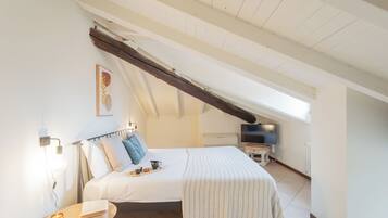 Apartamento (2 Bedrooms) | 2 quartos, espaço de trabalho para notebook