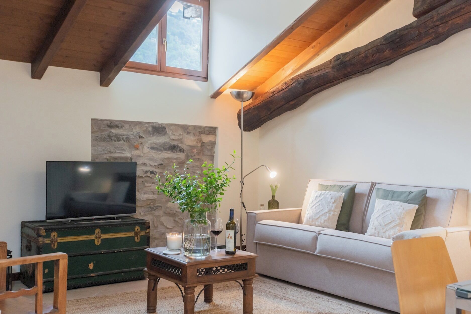 Apartment (2 Bedrooms) | Living area | 32-inch flat-screen TV with cable channels