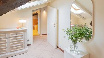 Apartamento (2 Bedrooms) | 2 quartos, espaço de trabalho para notebook