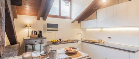 Apartment (2 Bedrooms) | Private kitchenette