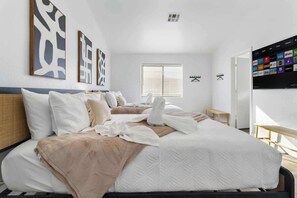 6 chambres, fer et planche à repasser, lit parapluie, Wi-Fi