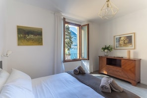 公寓 (2 Bedrooms) | 2 間臥室、熨斗/熨衣板、床單