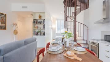 Apartment, 2 Bedrooms (2 Bedrooms) | Living area | 32-inch Smart TV with digital channels