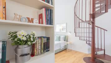 Apartment, 2 Bedrooms (2 Bedrooms) | Living area | 32-inch Smart TV with digital channels