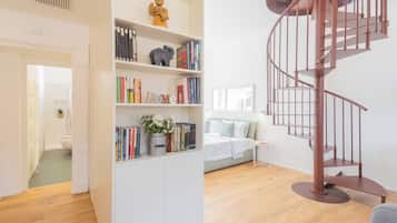 Apartment, 2 Bedrooms (2 Bedrooms) | Living area | 32-inch Smart TV with digital channels