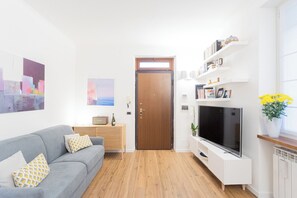 Apartment (1 Bedroom) | Living area