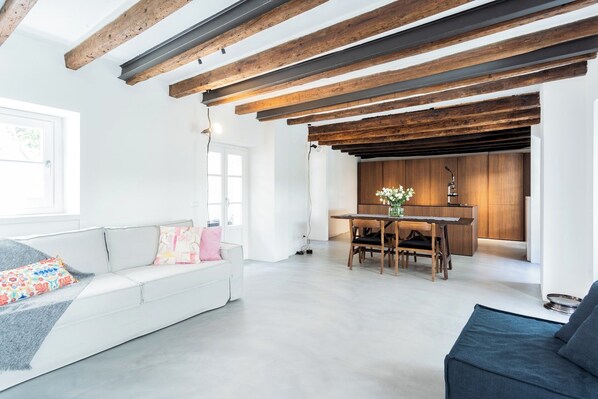 Apartment (1 Bedroom) | Living area