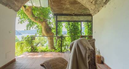Simon's Apartment With Amazing View by Rent all Como