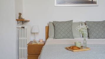 Apartment, 1 Bedroom (1 Bedroom) | 1 bedroom, laptop workspace, iron/ironing board, cots/infant beds