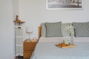 Apartamento, 1 habitación (1 Bedroom) | 1 dormitorio y espacio para trabajar con un portátil