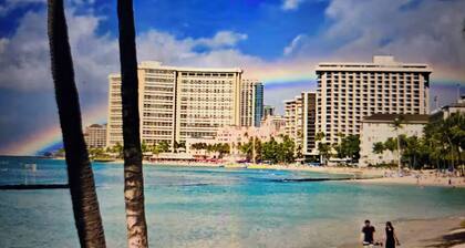 Free parking, rennovated, high floor, 1 block from beach