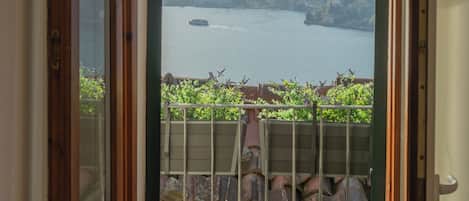 Appartement, 2 chambres (2 Bedrooms) | Vue sur le lac