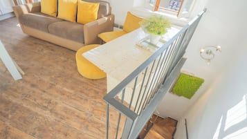 Apartment, 2 Bedrooms (2 Bedrooms) | Living area