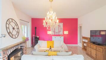 Villa (2 Bedrooms) | Living area