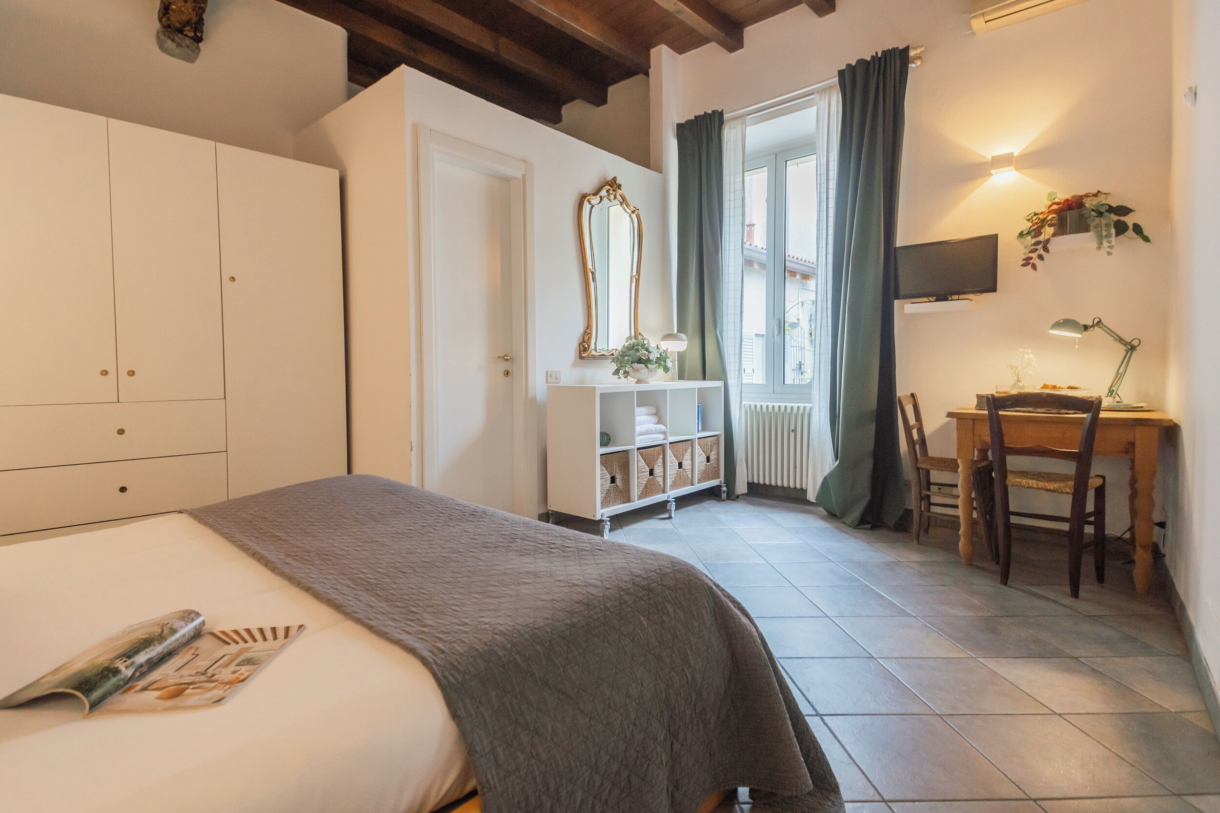 Apartment (1 Bedroom) | 1 Schlafzimmer, laptopgeeigneter Arbeitsplatz, Bügeleisen/Bügelbrett