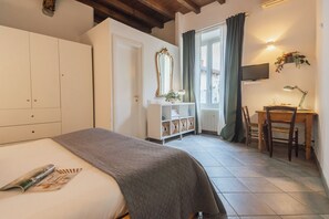 Apartment (1 Bedroom) | 1 bedroom, laptop workspace, iron/ironing board, cribs/infant beds - Up On the Roof by Rent all Como (Como)