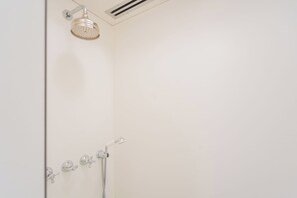 Leilighet (1 Bedroom) | Bad | Dusj, bidé, håndklær og såpe