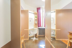 Apartment (1 Bedroom) | 1 bedroom, cribs/infant beds, bed sheets