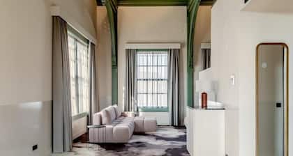 Metzlr House